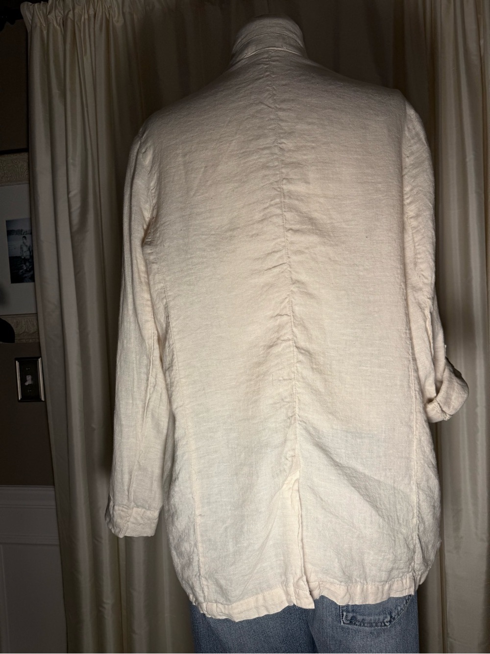 Women’s Lightweight Natural Linen Jacket with Mother of Pearl Buttons - Picture 3 of 11